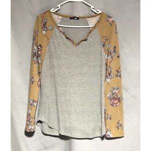 Gray & Flower Top - Sz Medium